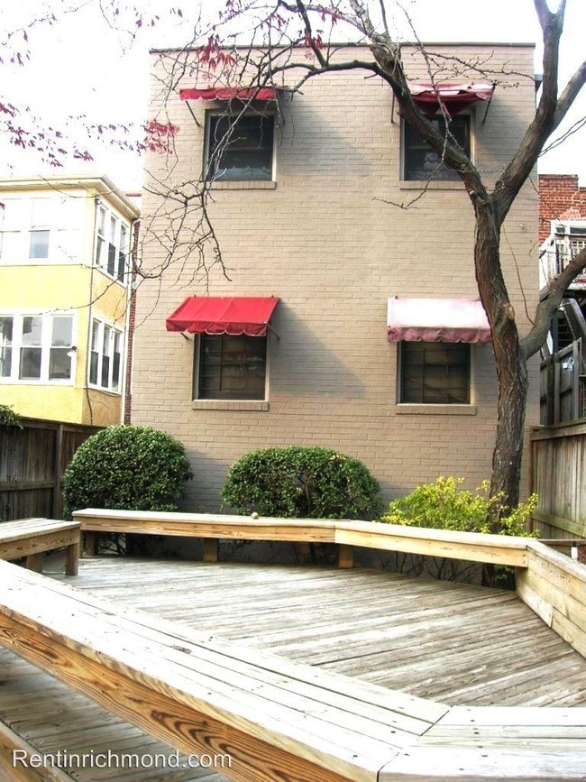 Building Photo - 2513 Stuart Ave