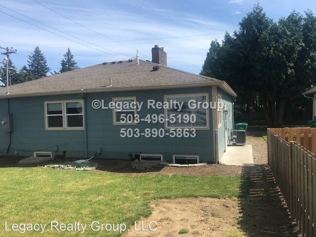 Building Photo - 4 br, 2 bath House - 3935 SE Harrison St