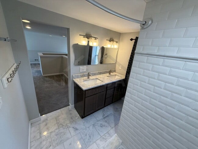 Building Photo - 389 Channing St