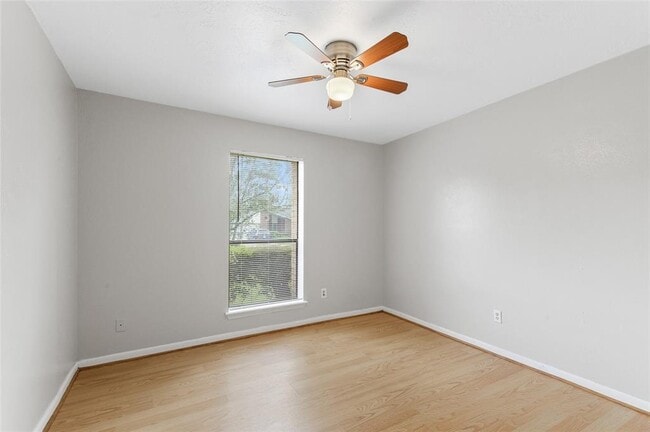 Building Photo - 21302 Park Bend Dr