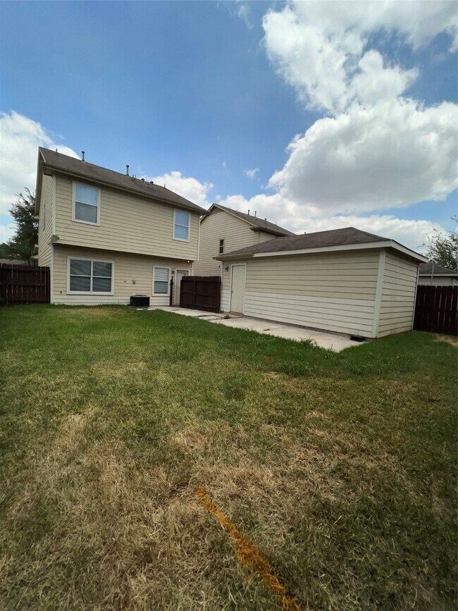 Building Photo - 18823 S Lyford Dr