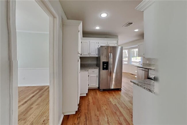 Building Photo - 210 Weatherstone Pkwy