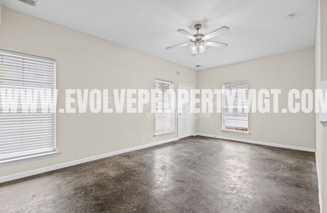 Building Photo - 3586 Brister St