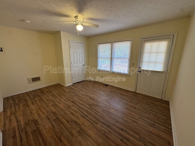 Building Photo - 97 Benson St