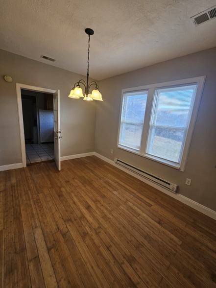 Building Photo - 809 Eastern Ave NE