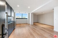 Building Photo - 3688 Overland Ave