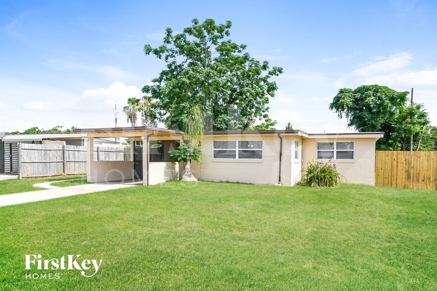 Building Photo - 493 Notre Dame Dr