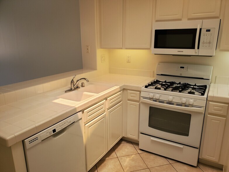 Building Photo - 2676 Dietrich Dr