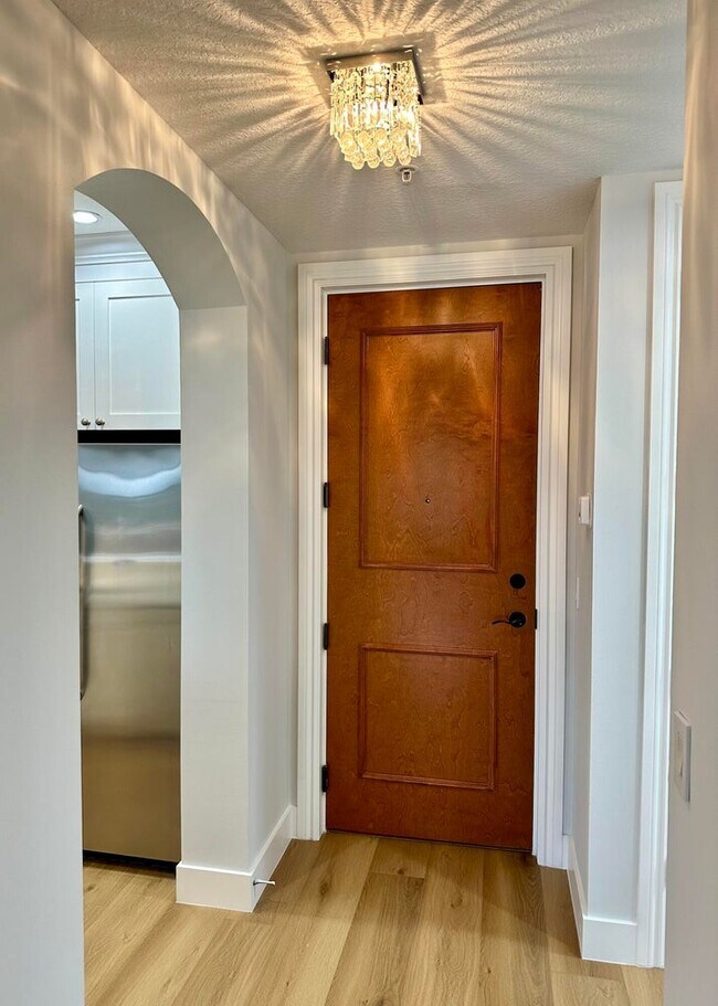 Building Photo - 200 NE 2nd Ave