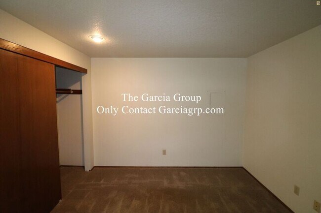 Building Photo - 10632 SW 49th Ave