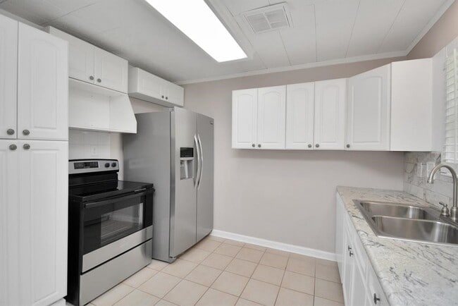 Building Photo - 12207 Flushing Meadows Dr