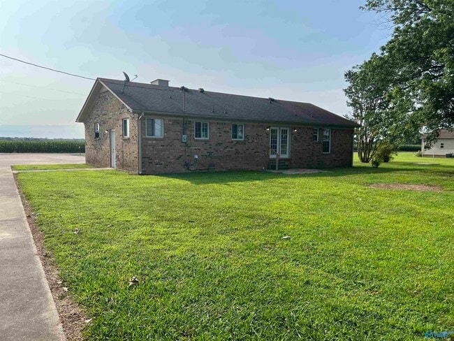 Building Photo - 16767 Glaze Rd