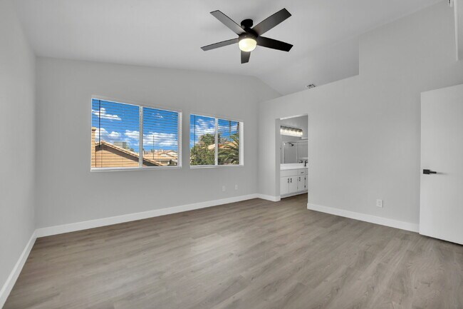 Building Photo - Step into this charming 3-bedroom, 3-bathroom home that has so much to offer!