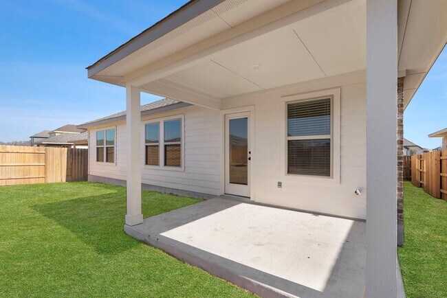 Building Photo - 145 Hackberry Ln