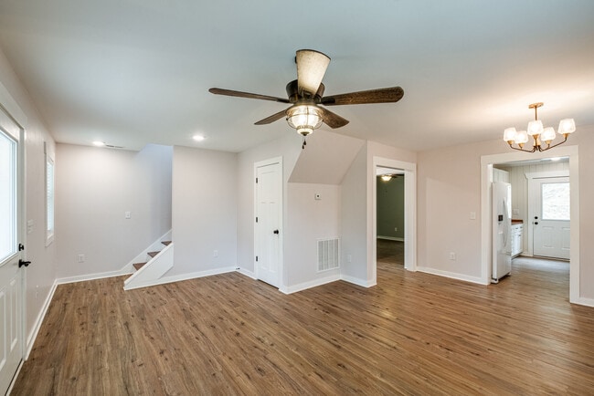 Building Photo - 6258 Campbellsville Pike