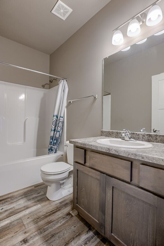 Building Photo - Gorgeous 3 Bedroom In Papillion!!