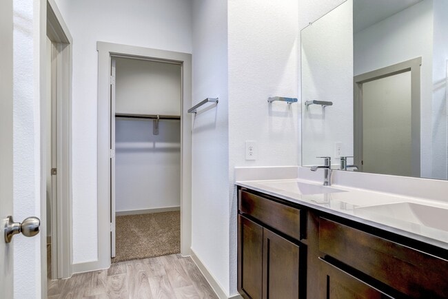 Building Photo - 3012 Gunnersbury Dr