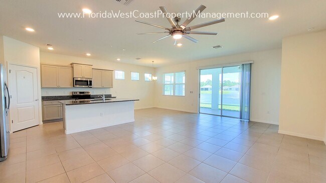 Building Photo - PET FRIENDLY LAKEWOOD RANCH 4 BED/2 BATH H...