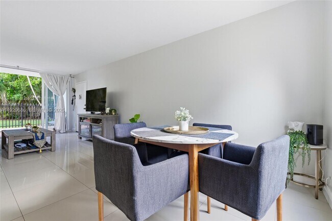 Building Photo - 2160 SW 16th Ave