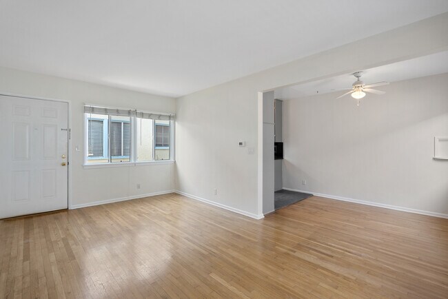 Building Photo - 4820 Inglewood Blvd