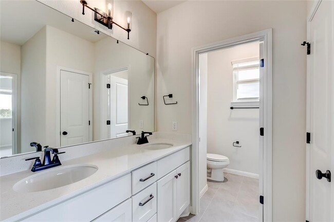 Building Photo - 2008 Kit Cir