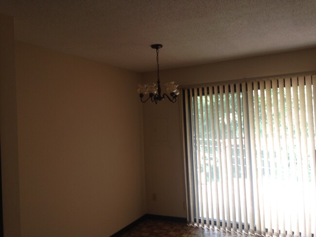 Building Photo - 4515 W Millbrook Dr
