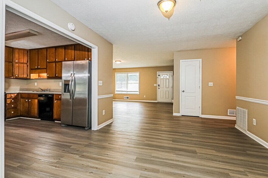 Building Photo - 234 Benton Fields