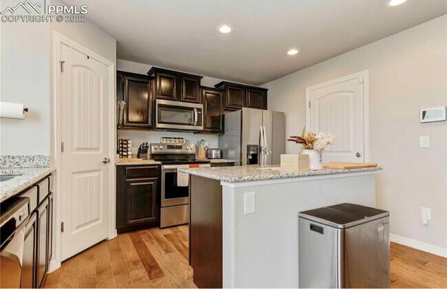 Building Photo - 6972 Winnicut Dr