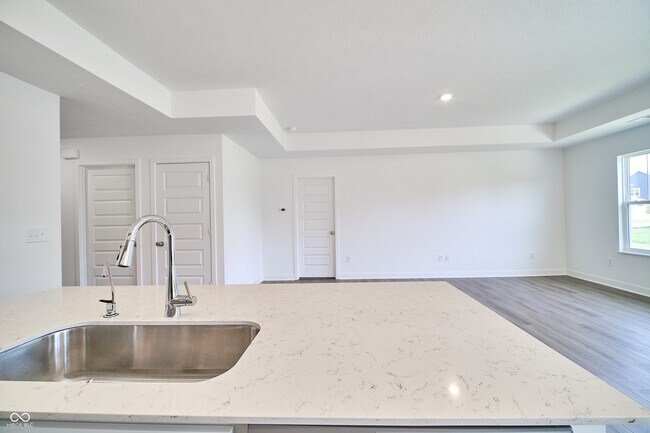 Building Photo - 8699 Maroska St