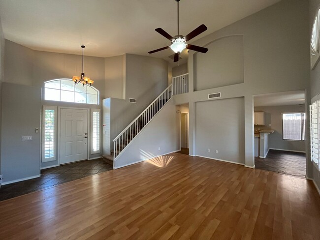 Building Photo - 3 Bedroom Home in the Clemente Ranch Commu...