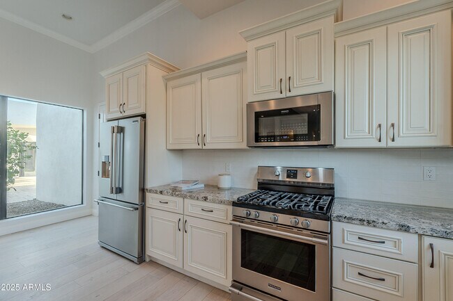 Building Photo - 10532 N 79th St