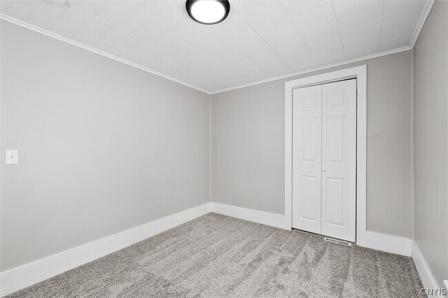 Building Photo - 6982 Webster Rd