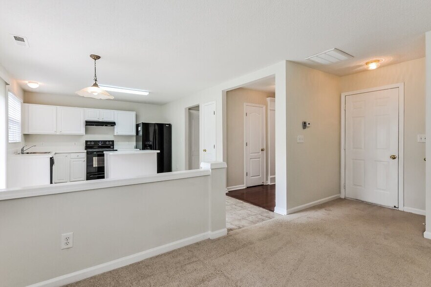 Building Photo - 225 Honeywell Way