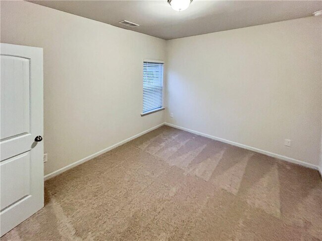 Building Photo - 203 Edna Trl