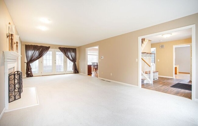 Building Photo - 14 Horseshoe Ln