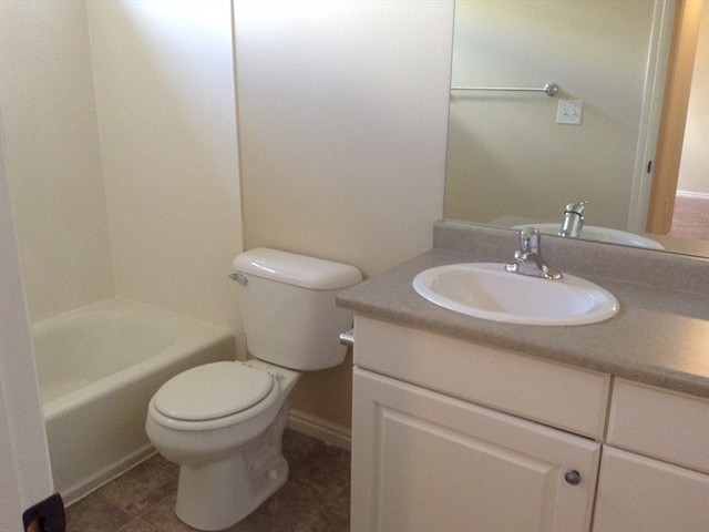 Building Photo - 10526 Doral Dr