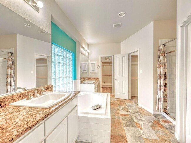 Building Photo - 10928 Bexley Ln