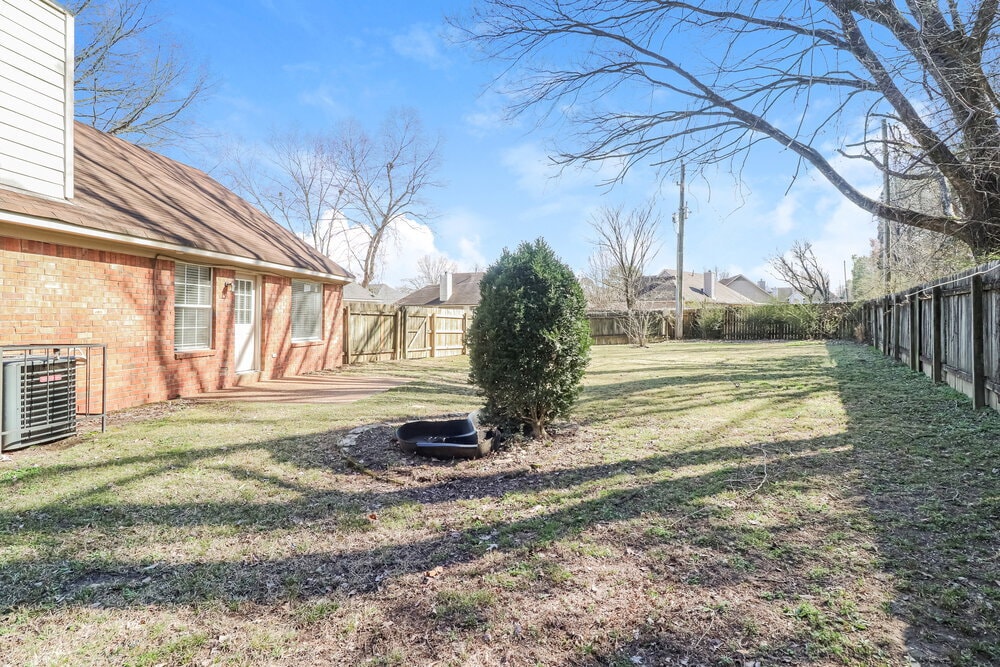 Building Photo - 7101 Market Square Dr