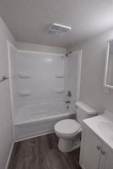 Building Photo - 6003 Burns St