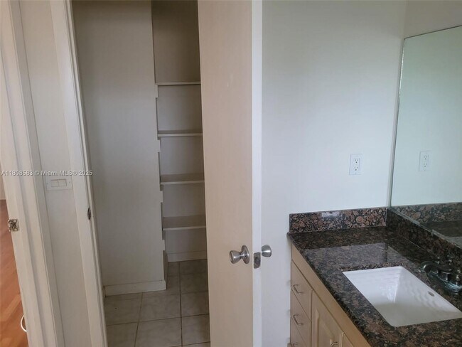Building Photo - 8475 SW 137th Ave