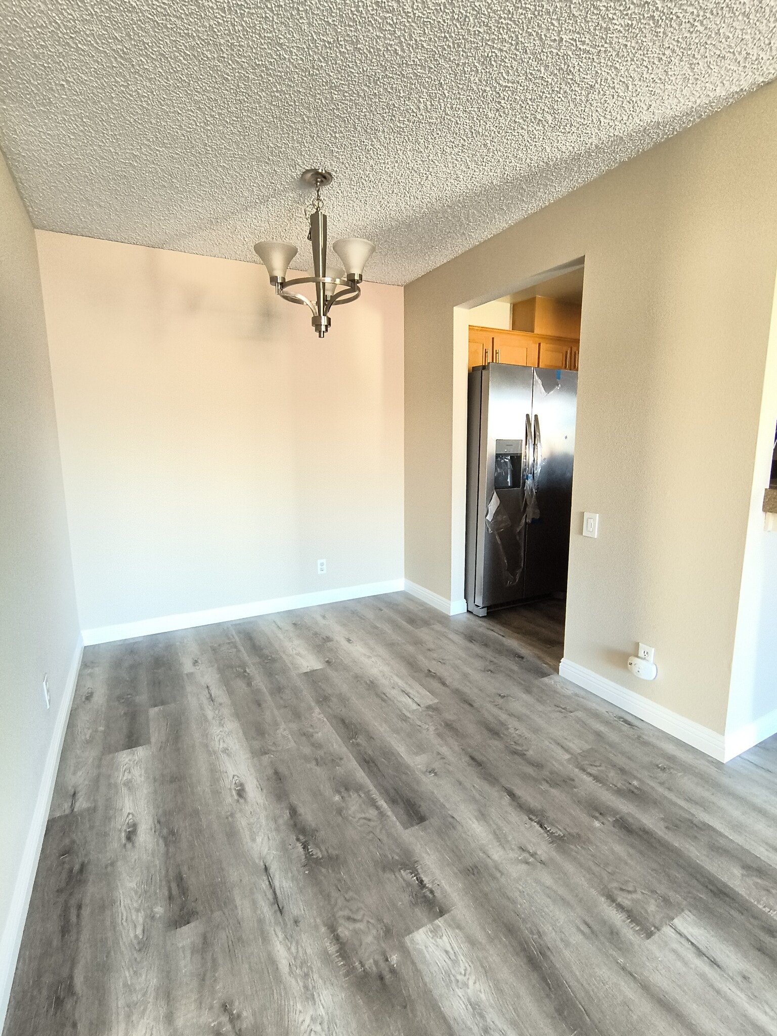 Building Photo - 13096 Le Parc