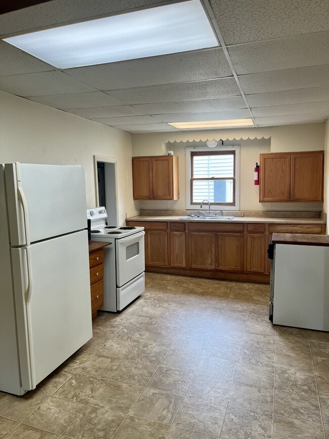 Building Photo - 411 Massillon St