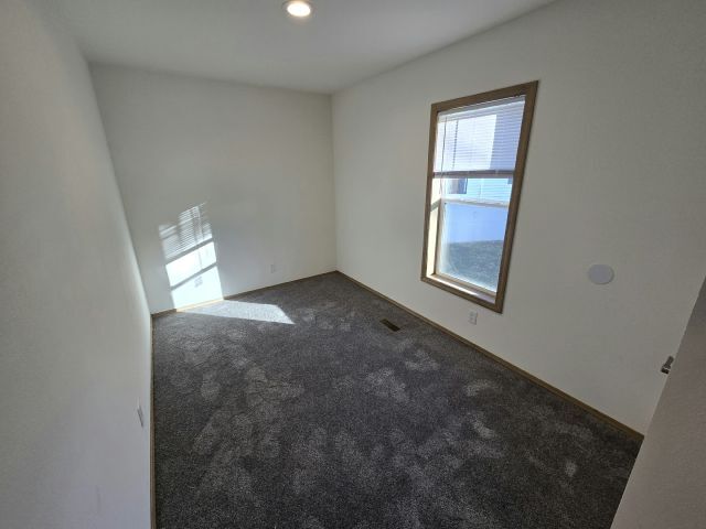 Building Photo - 127 Laurinda Ln
