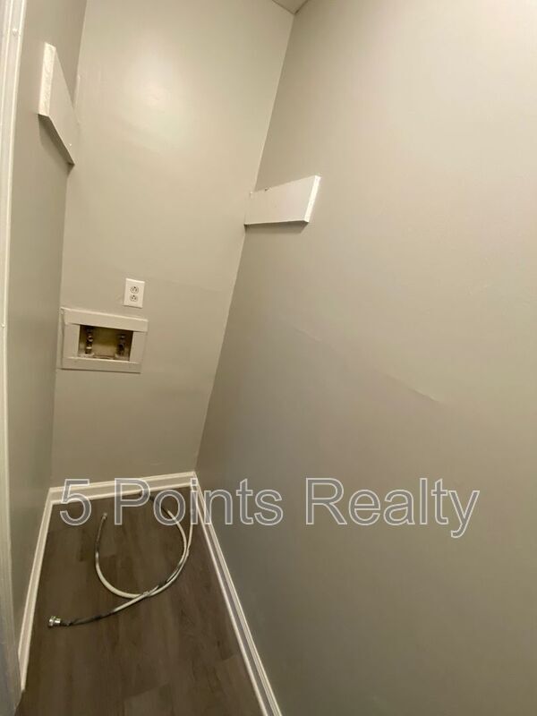 Building Photo - 308 Prince Ave