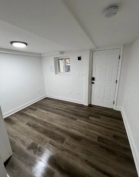 Building Photo - 1928 1st St NW