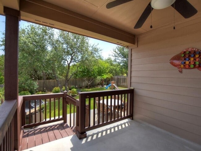 Building Photo - 510 Cameron Cove