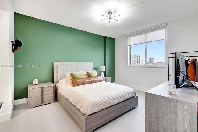 Building Photo - 18800 NE 29th Ave