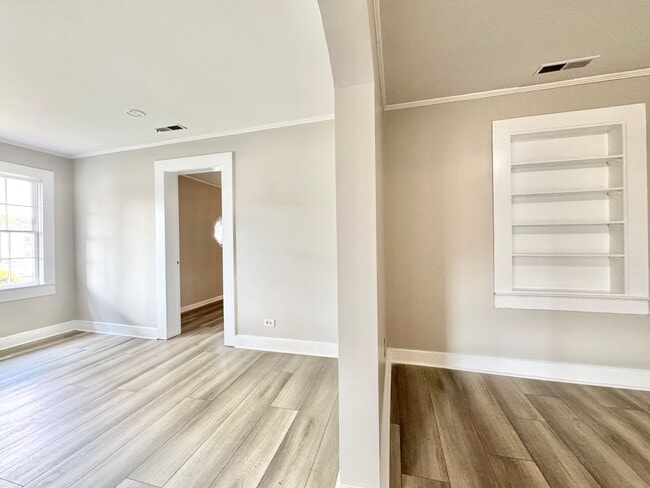 Building Photo - Renovated 2 Bedroom with Optional Third