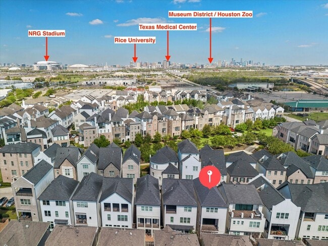 Building Photo - 2016 Covent Garden Station