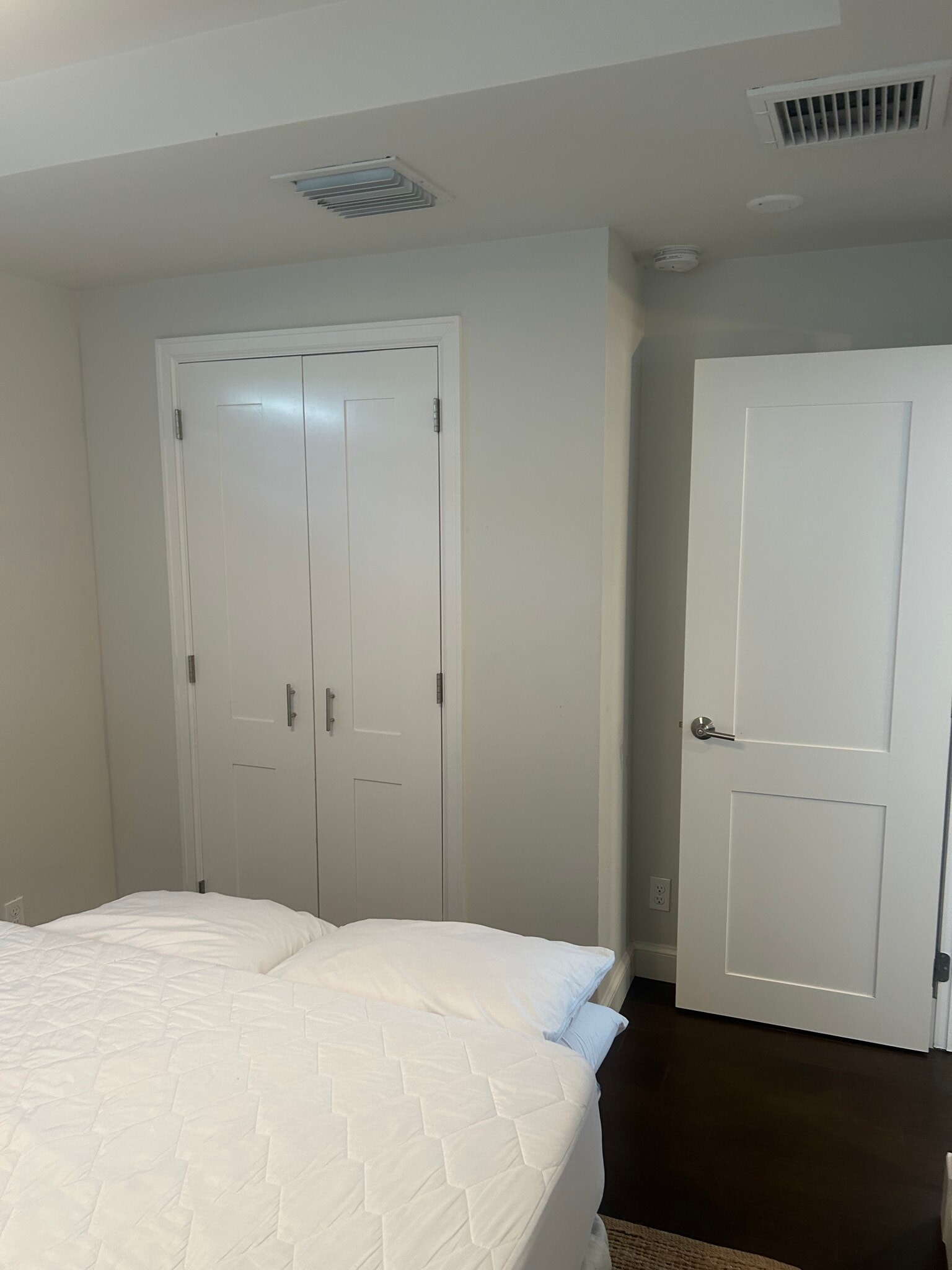 Building Photo - 840 1/2 Upland Road